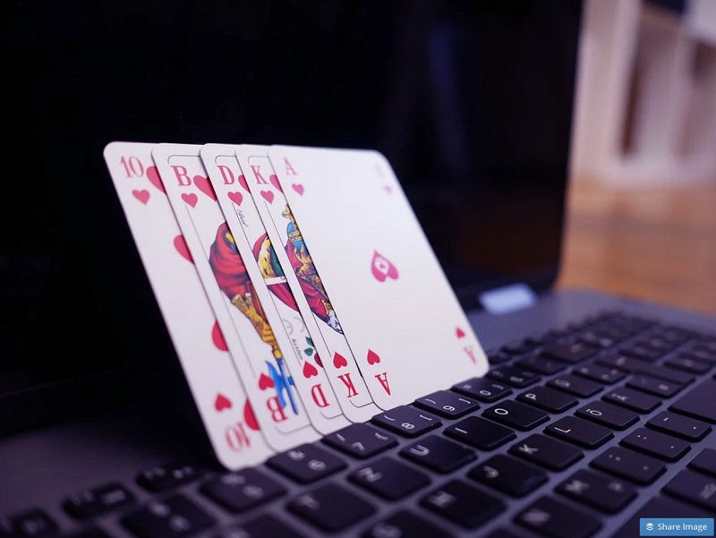 Strategies for Winning Big at Online Poker Tournaments