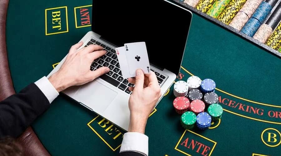 The Role of Technology in Integrating EPL and Live Casino Wagers